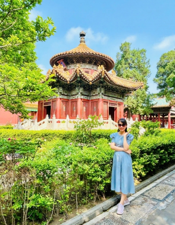 SRA. ELENA THUONG - GERENTE DE VENDAS